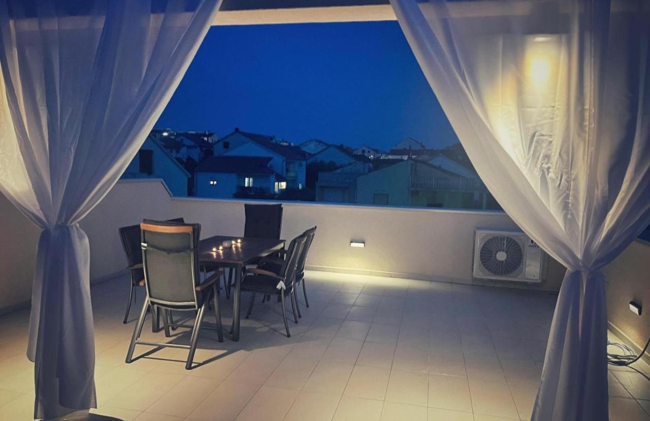 Appartamento Olive Oasis Penthouse With Jacuzzi Zara Esterno foto